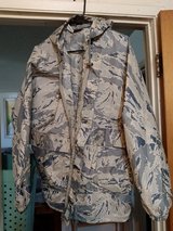MENS New CAMOFLAUGE Raincoat in Travis AFB, California