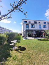 Modern 5 BR duplex home in Nordenstadt - 5 min to Clay in Wiesbaden, GE