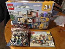 Lego Townhouse Pet Shop & Café 3-in-1 (31097) in Naperville, Illinois