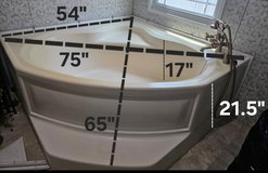 Acrylic Corner Tub for Sale – Used, Good Condition in Camp Lejeune, North Carolina