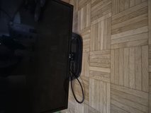 LG TV WITH REMOTE in Wiesbaden, GE