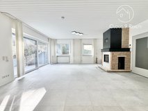 Modern & Spacious 6+ Bedroom Semi-detached house in Kaiserslautern–Hochspeyer | Minutes to Klebe... in Ramstein, Germany