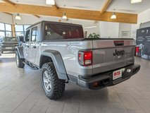 2020 Jeep Gladiator Sport 4x4 in Spangdahlem, Germany