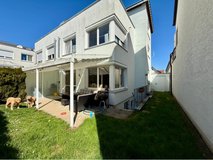 SPACIOUS & MODERN FAMILY HOME IN EHNINGEN – 4 MIN WALK TO S-BAHN in Stuttgart, GE