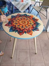 4 legged table with glass top in Alamogordo, New Mexico