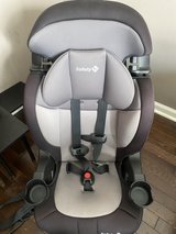 Car Seat / Booster Seat in Aurora, Illinois