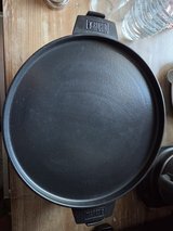 Weber 2-IN-1 Dutch Oven - used 1 or 2 times in Wiesbaden, GE