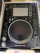 Pioneer CDJ-2000NXS2 (x2) – Includes Flight Cases – Excellent Condition – ¥200,000 Each / ¥400,0... in Okinawa, Japan