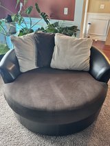 Giant Swivel Chair +Pillows in Perry, Georgia