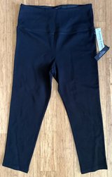 New! Jones New York Woman 1X black Cropped Tummy Control Active Pants in Naperville, Illinois