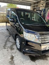 2011 Honda Stepwagon in Okinawa, Japan