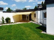 by Jess: 3 BR Thouse - 3 miles to Clay in Wiesbaden, GE