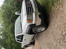 Nice GMC Sierra 4x4 5.3 in Fort Campbell, Kentucky