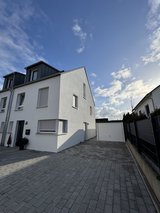 Modern, energy efficient, 4/5 bed, 3.5 bath in Schönaich. 5 min to Panzar. Available mid-June. in Stuttgart, GE