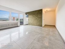 SPACIOUS Modern Apartment with 3 Bedrooms, Balcony and Garage near Panzer W.MA8.3375 in Stuttgart, GE