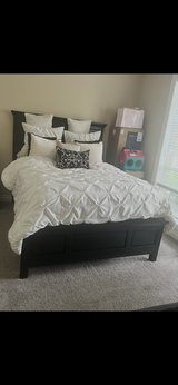 Black queen bedroom set in Houston, Texas