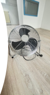 Small 220v Floor Fan X3 in Ramstein, Germany