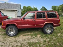 98 Jeep Cherokee Classic in Fort Leonard Wood, Missouri