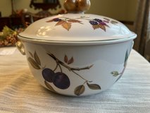 Royal Worcester in Naperville, Illinois