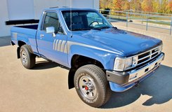 1987 Toyota Pickup SR5 in Camp Pendleton, California