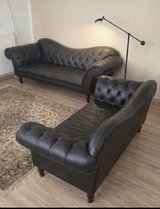 2 sofas Leather Chesterfield in Grafenwoehr, GE