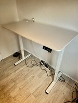 220v Standing Desk in Ramstein, Germany