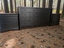 Large Broyhill Dresser & Nightstands 3pc Bedroom Set Solid Wood Black Satin New in Houston, Texas