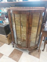 1940's Short glass shelf curio with gold accents in Fort Leonard Wood, Missouri