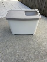 Extra Large litter box in Byron, Georgia