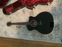 Taylor 214 CE BLK DLX Acoustic/ Electric with case in Beaufort, South Carolina