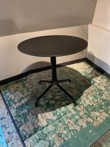 MOVING SALE – Hecht Furniture Belleville Round Indoor/Outdoor Table in Stuttgart, GE