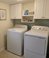 Matching GE Washer and Electric Dryer Set - Clean & Ready to Go in Batavia, Illinois