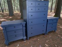 Large Dresser & Nightstands 3pc Bedroom Set Solid Wood Navy Satin New in Kingwood, Texas