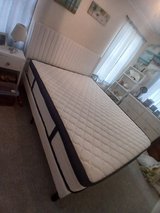 queen size bed very comfy in Alamogordo, New Mexico