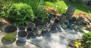 Plastic Garden Pots in all sizes in Glendale Heights, Illinois