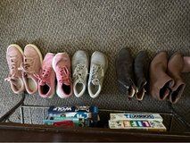 size 8 Women’s shoes in Westmont, Illinois