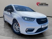 2025 Chrysler Pacifica Select in Ramstein, Germany
