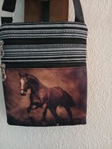 2 zipper purse like new in Alamogordo, New Mexico