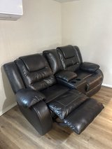 Leather love seat in Alamogordo, New Mexico