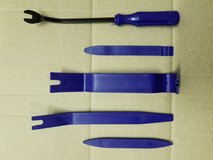 Car, interior trim pry tools in Batavia, Illinois