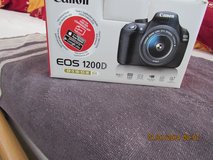 Selling like new CanonEOS1200D in box in Ramstein, Germany