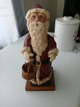 paper mache santa in Alamogordo, New Mexico