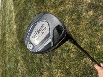 Titleist 910 D2 Driver in Oswego, Illinois