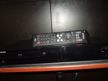 Samsung BD-P1500 1080p Blu-ray Disc Player (2008 Model) in Oswego, Illinois