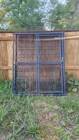 Black kennel panels in Alamogordo, New Mexico