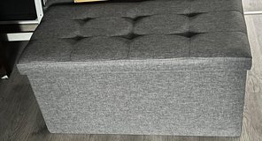 Grey Storage Seat in Stuttgart, GE