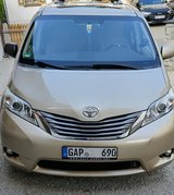 2011 Toyota Sienna XLE in Grafenwoehr, GE