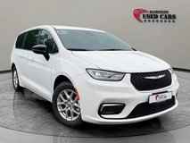2025 Chrysler Pacifica Select in Ramstein, Germany