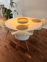 Beautiful dining table by Scandinavian brand 55" in Ramstein, Germany