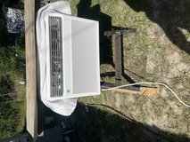 220 v 24,000 BTU window unit in Moody AFB, Georgia